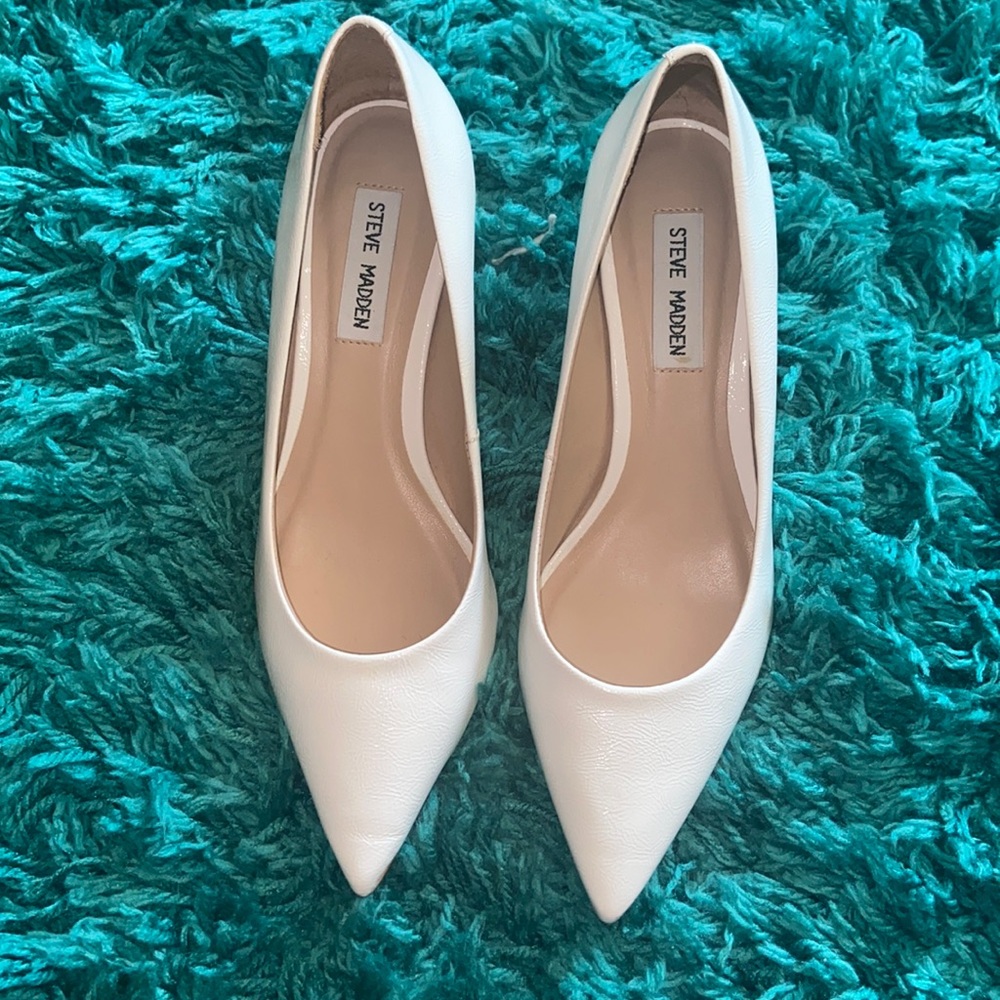 White Steve Madden pumps/heels size 8